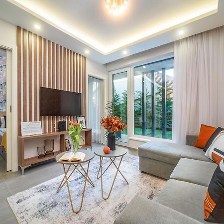 Lavida Deluxe Villa ไฮจ์ดุสโซบอสโล ภายนอก รูปภาพ
