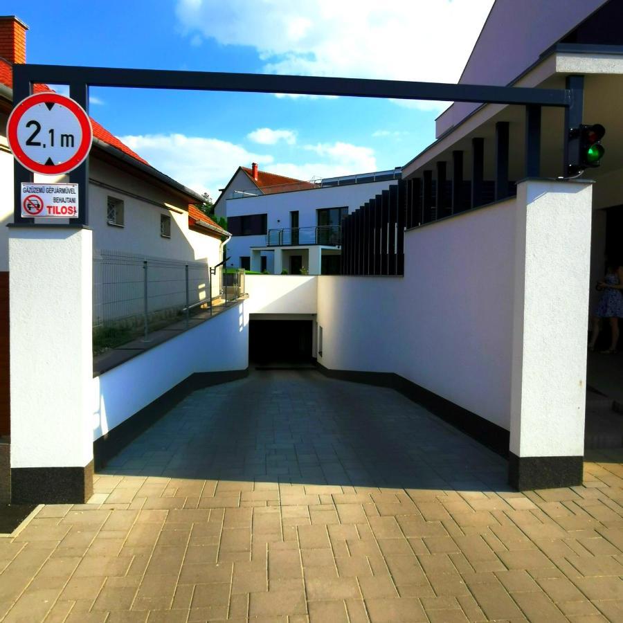 Lavida Deluxe Villa ไฮจ์ดุสโซบอสโล ภายนอก รูปภาพ