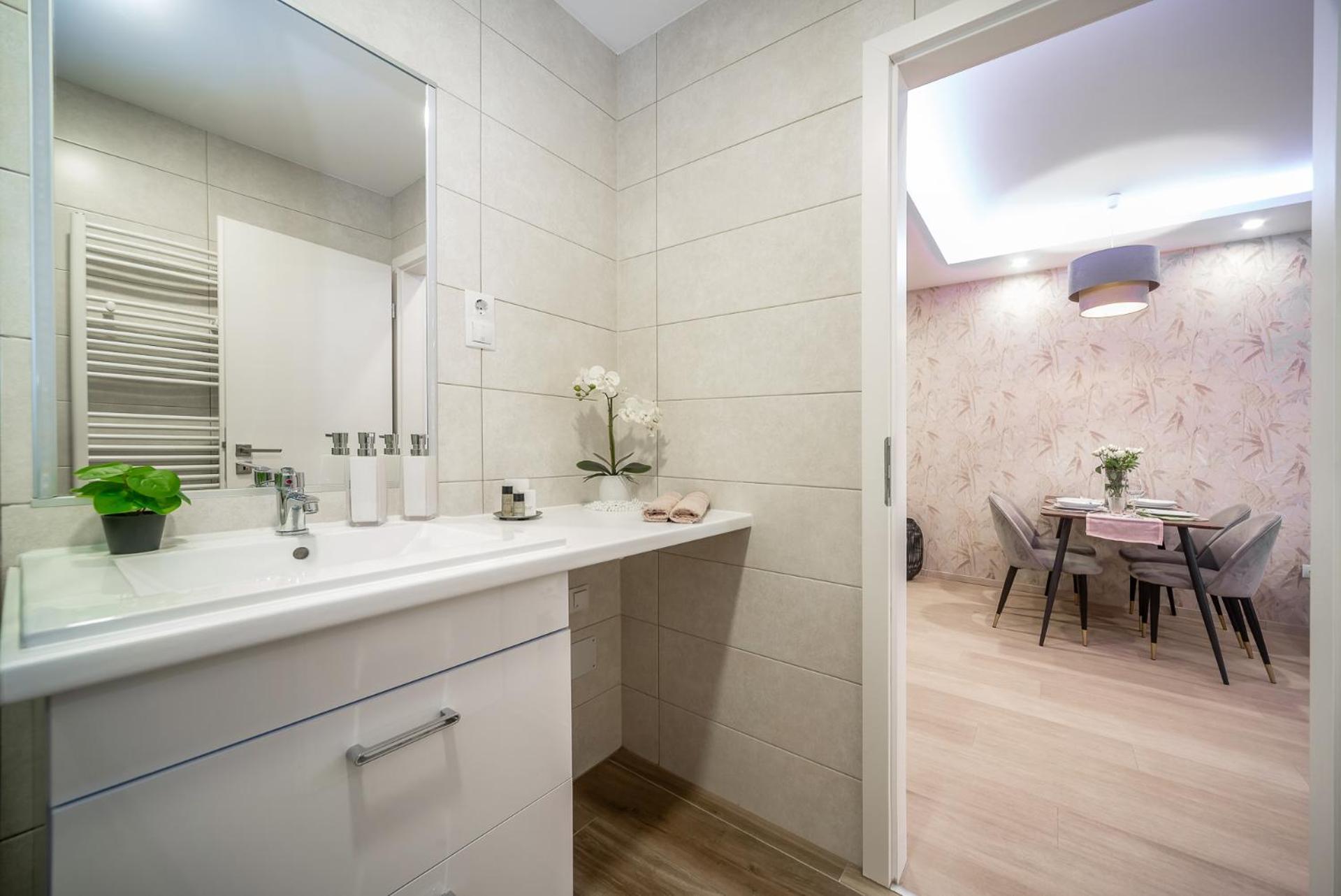Lavida Deluxe Villa ไฮจ์ดุสโซบอสโล ภายนอก รูปภาพ
